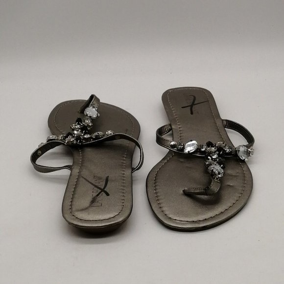 Lane Bryant Womens Embellished Slip On Thong Sandals Silver Gems Flat Heel 10W - Picture 3 of 10